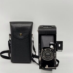 KODAK JUNIOR SIX-16 FOLDING CAMERA WITH CASE